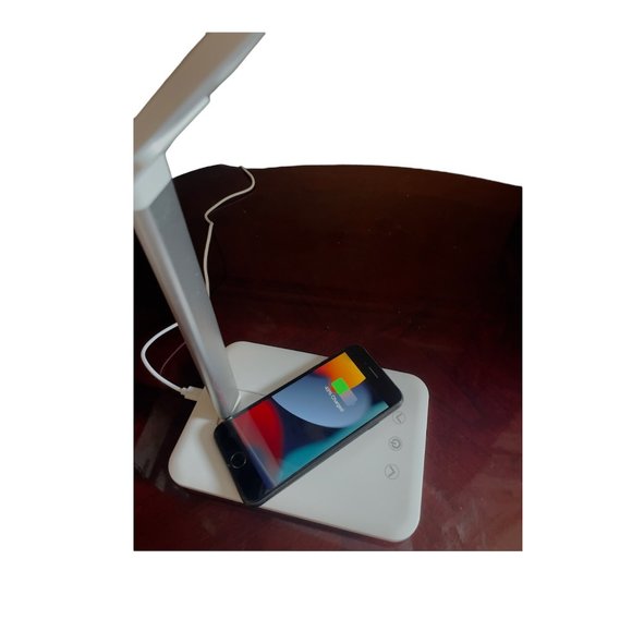 Desk Lamp with 5W Wireless Phone Charging New (Please Read On How To Use It) - Picture 4 of 5